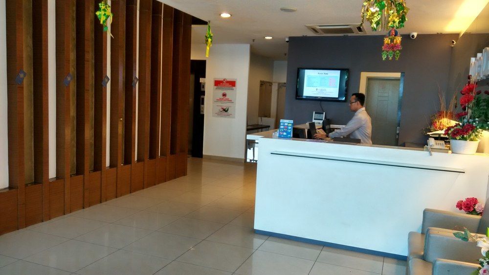 โรงแรมเดซาเรีย เปอตาลิงจายา ภายนอก รูปภาพ